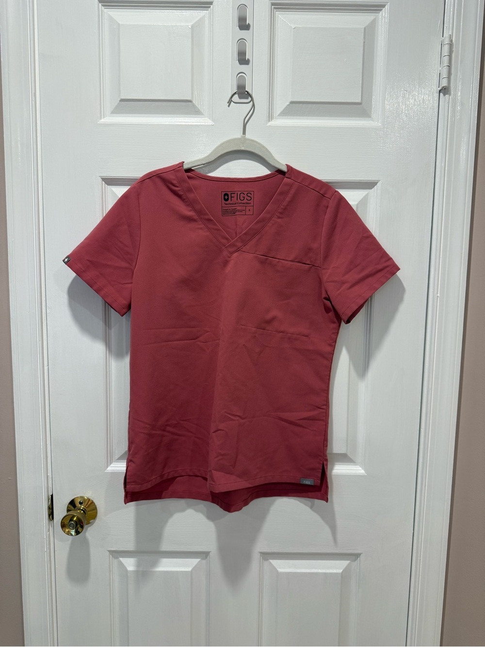 Figs Women's V-Neck Scrub Top in Rosewood